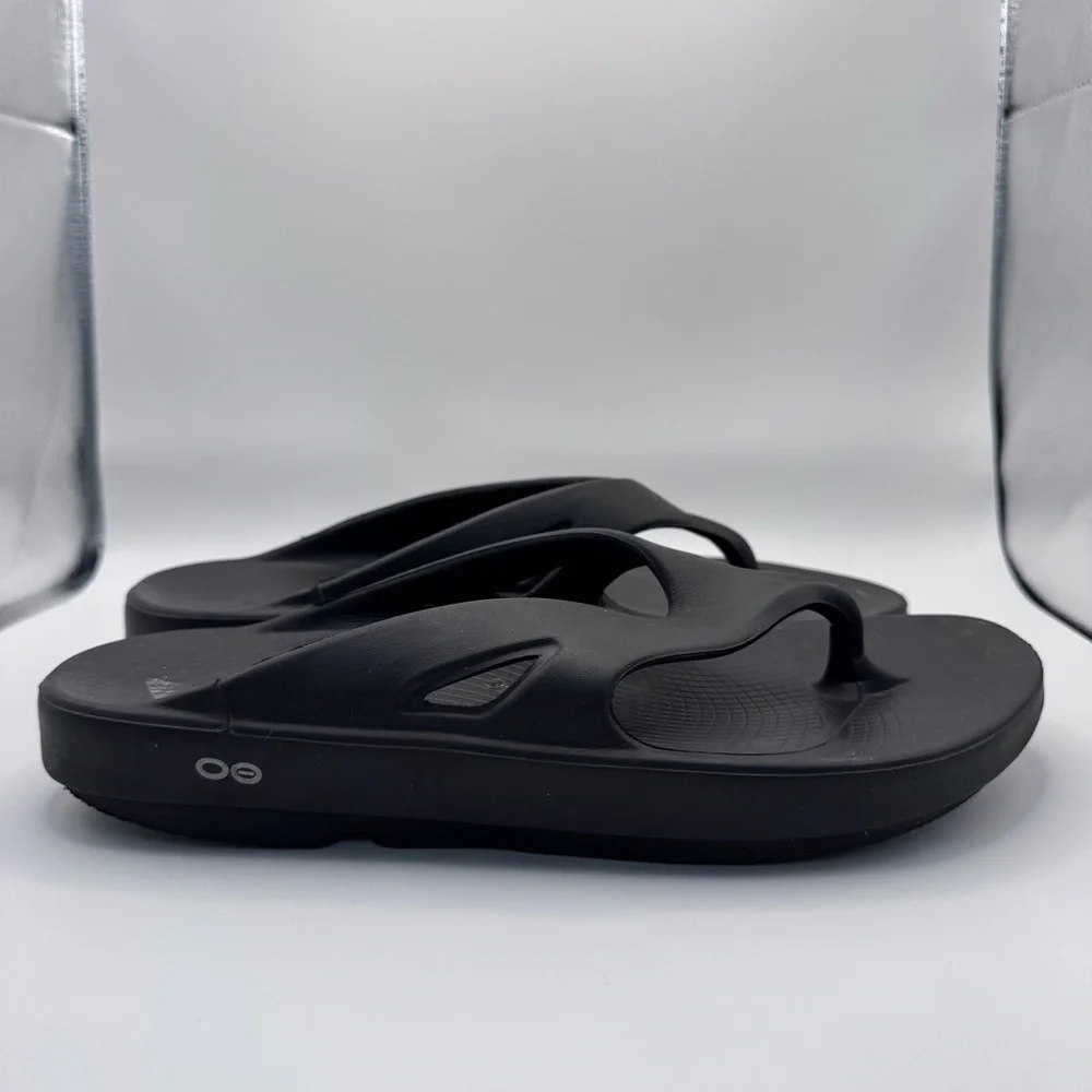 Oofos Recovery Sandals Black Men 11 woman’s 13 very comfortable good condition